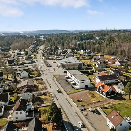 Stort Hus Med 7 Soverom Pa Eik Apartmán Tønsberg