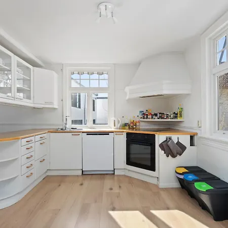 Stort Hus Med 7 Soverom Pa Eik *