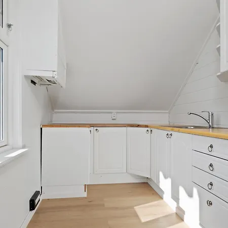 Stort Hus Med 7 Soverom Pa Eik Lägenhet Tønsberg